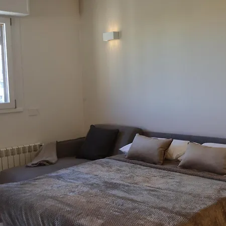 شقة Bright, Comfortable Milanese Refuge ميلان